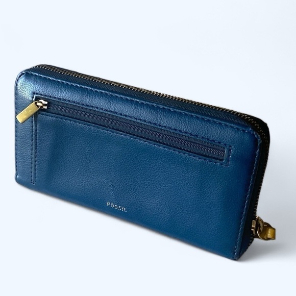 Fossil Leather Long Wallet. Blue with Hand sewn Leather Pedals Size 8” x 4” ECU - Picture 9 of 10